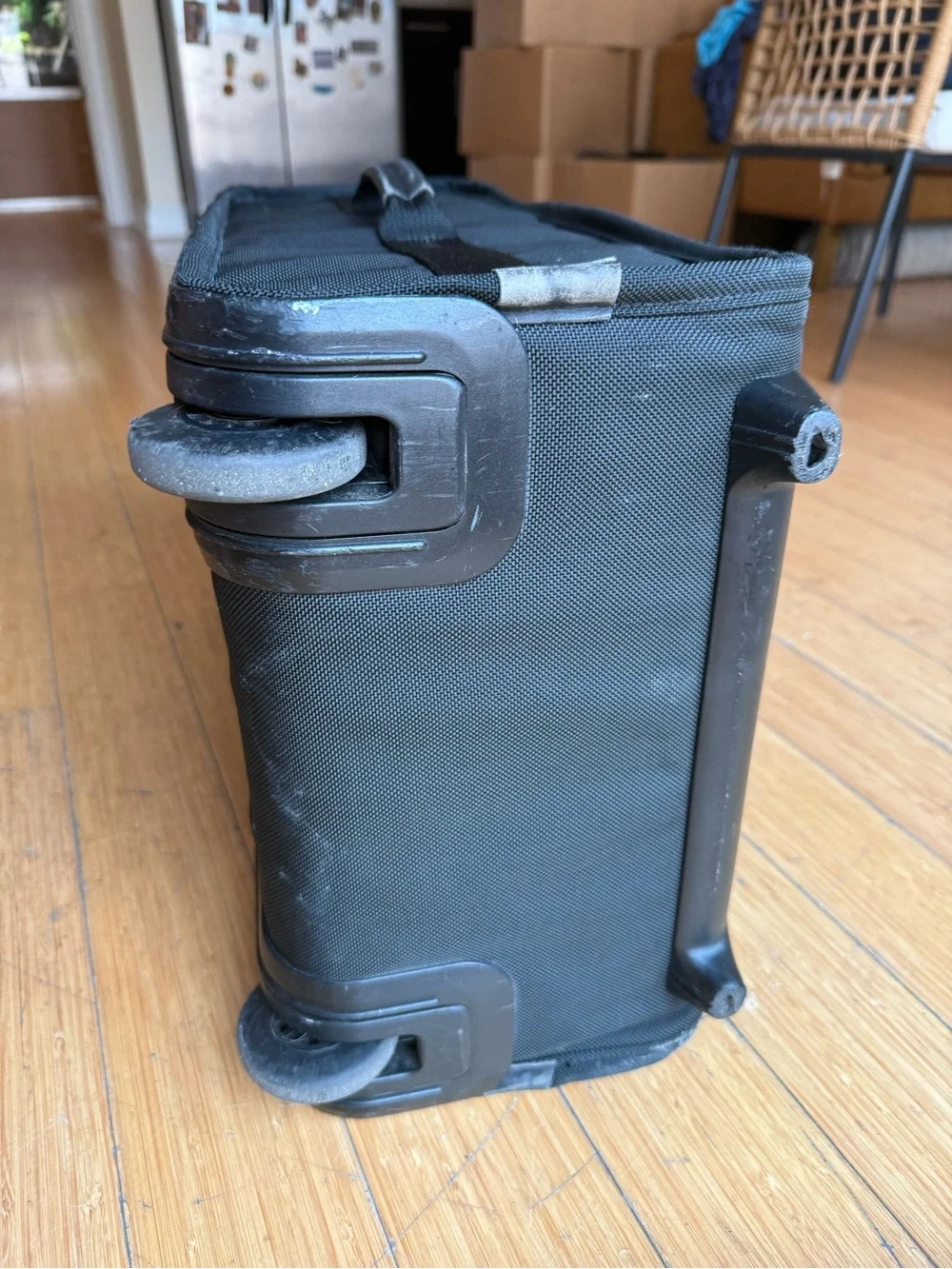 VTG Tumi Alpha 22” Ballistic Nylon Red Interior Black Carry On Luggage